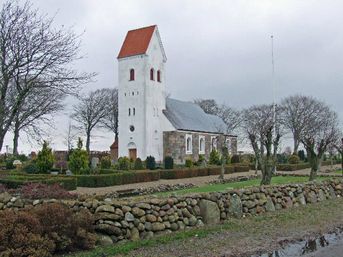 Ølby kirke er opført i kvadersten i 1200-tallet. Tårnet er tilføjet i 1905.
Kilde: Wikipedia